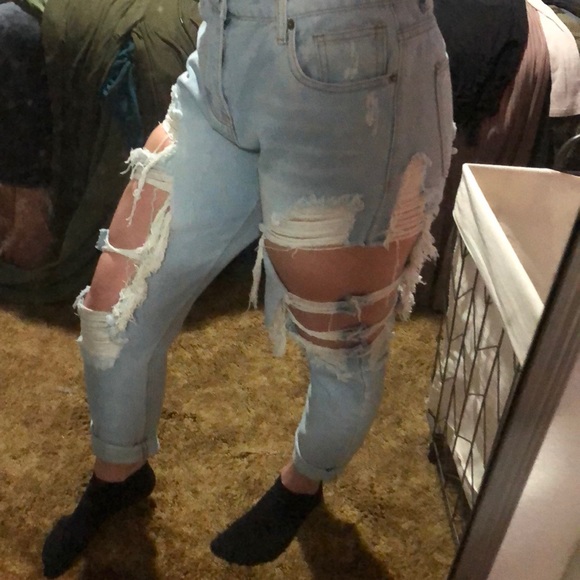 Fashion Nova Boyfriend Jeans - Picture 6 of 6
